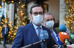 ep el presidente de la ceoe antonio garamendi responde a los medios a su llegada a un desayuno