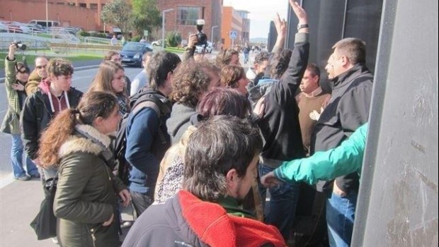ep escrachediegola uc antesintervenirun foroceuc