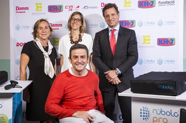 Isidre Esteve junto al Cojín Inteligente 'Nubolo' | MEDIAGE ep isidre esteveal cojin inteligente nubolo