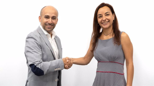 ep jesus midon country manager de esker iberica izq y almudena asuncion country manager de vistex en