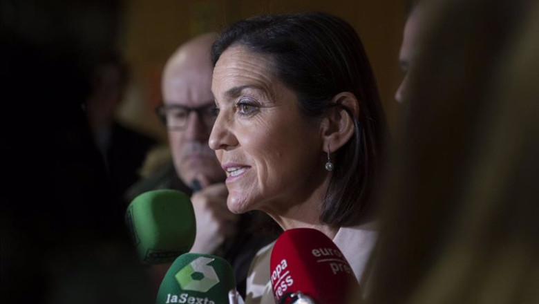 ep la ministra de industria comercio y turismo reyes maroto atiende a los medios antes de presidir ep la ministra de industria comercio y turismo reyes maroto atiende a los medios antes de presidir