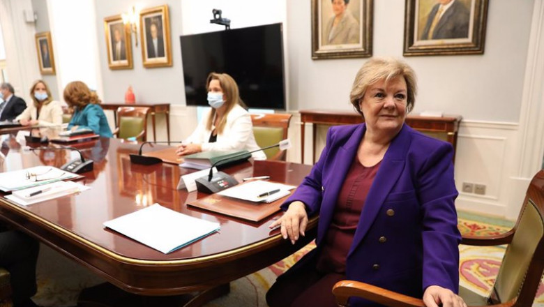 La nueva presidenta del Tribunal de Cuentas, Enriqueta Chicano Jávega, posa a la cámara en un pleno ordinario, en el Tribunal de Cuentas | Isabel Infantes - Europa Press ep la nueva presidenta del tribunal de cuentas enriqueta chicano javega posa a la camara en un pleno