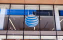 ep logo de la teleco estadounidense att en una de sus tiendas de boston