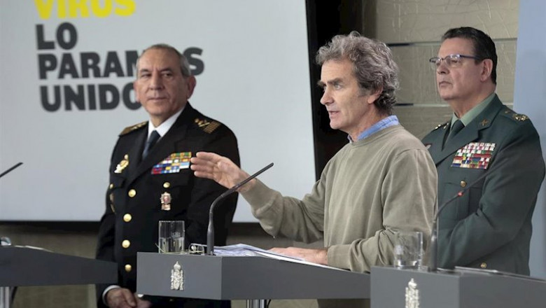 ep los dao de la policia y la guardia civil con el tecnico del ministerio de sanidad fernando simon ep los dao de la policia y la guardia civil con el tecnico del ministerio de sanidad fernando simon