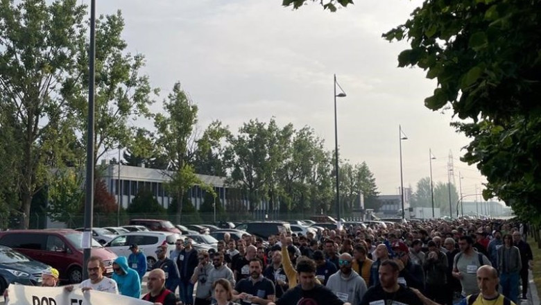 ep manifestacion frente a la fabrica michelin para exigir un convenio digno ep manifestacion frente a la fabrica michelin para exigir un convenio digno