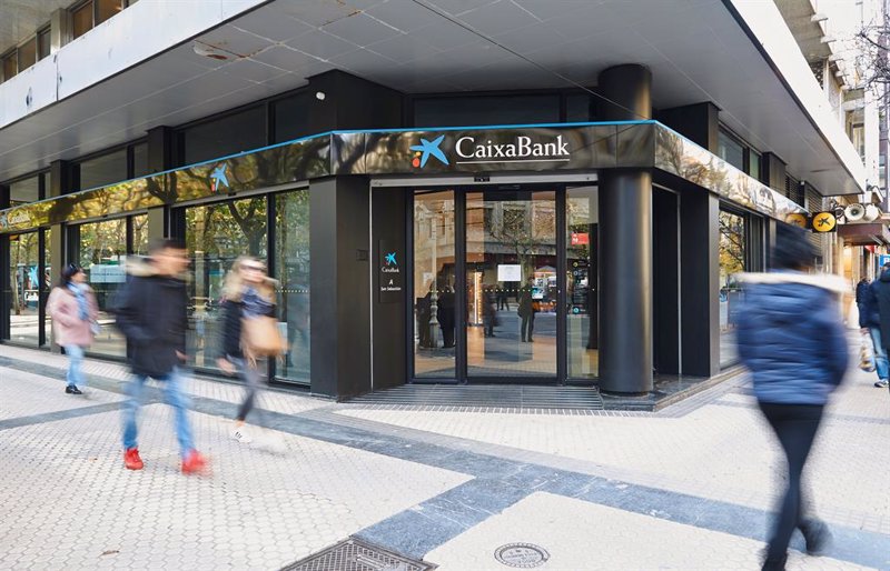 CaixaBank cobrará 240 euros por la cuenta corriente desde octubre: ¿cómo librarse?
