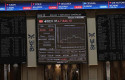 ep paneles de la bolsa de madrid el dia en el que el ibex 35 ha iniciado la sesion con una caida del
