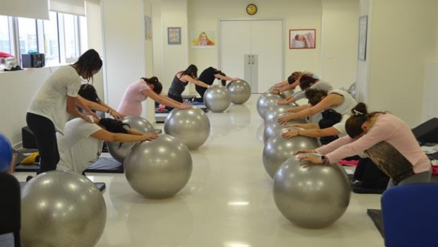 ep practicar pilates duranteembarazo disminuyeprobabilidadcesareas