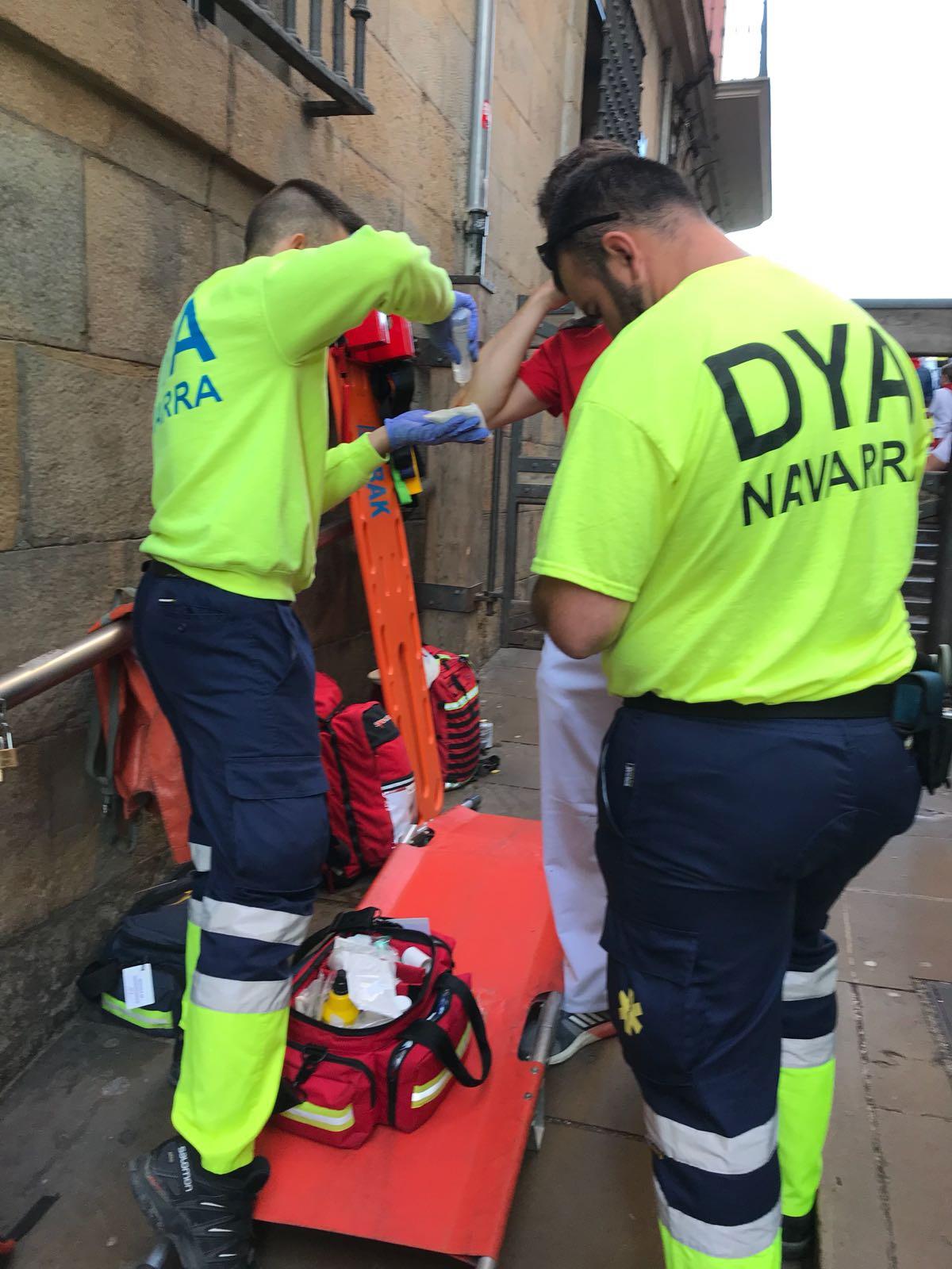Profesionales de DYA Navarra durante el encierro de San Fermín | DYA NAVARRA ep profesionalesdya navarra duranteencierrosan fermin
