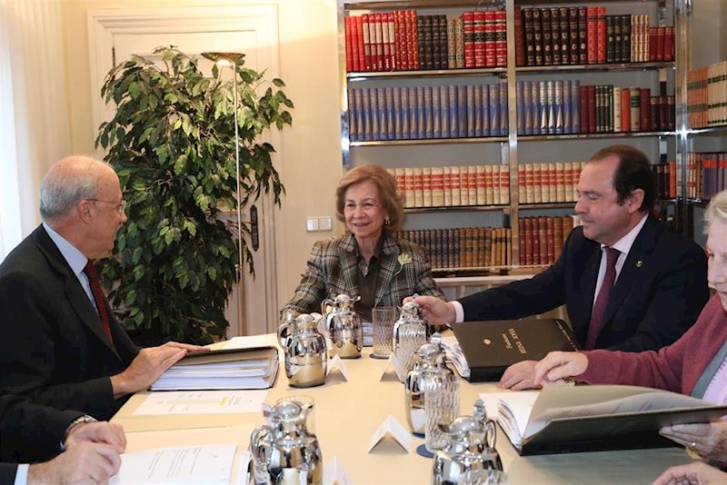 ep su majestad la reina sofia presidiendo la reunion de la fundacion que lleva su nombre