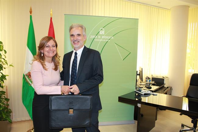 Traspaso de cartera de Aquilino Alonso a Marina Álvarez | EUROPA PRESS/JUNTA DE ANDALUCÍA ep traspasocarteraaquilino alonsomarina alvarez