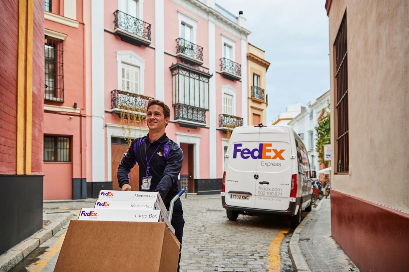 FedEx se desploma en bolsa tras presentar sus resultados trimestrales