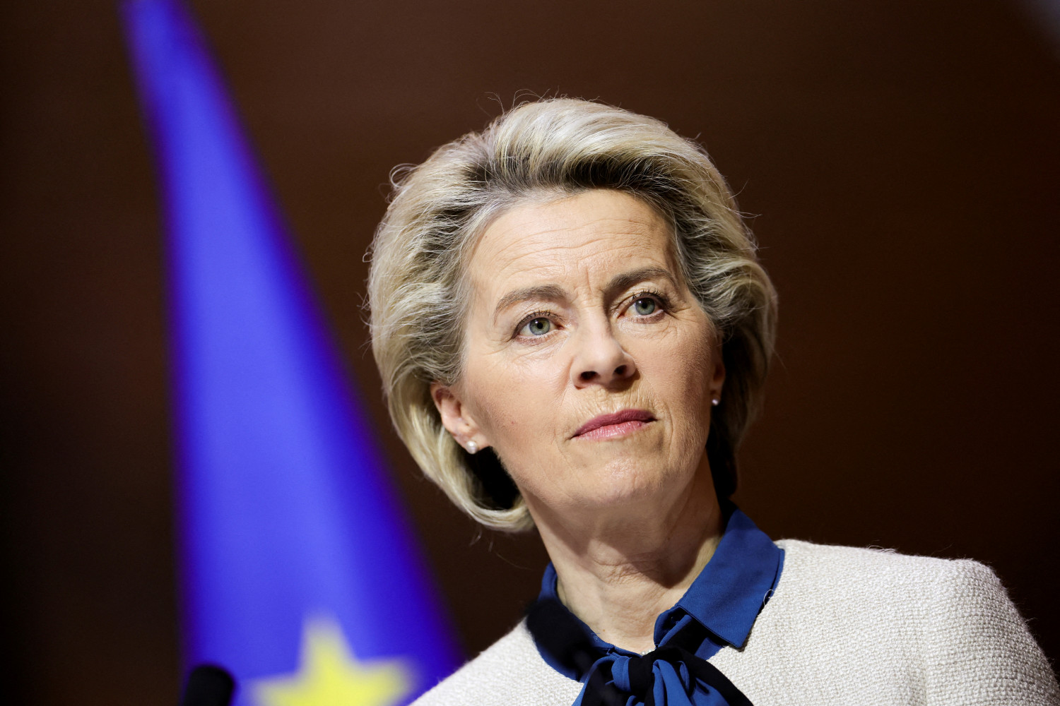 l ue veut un engagement des etats unis sur des livraisons de gnl pour les deux prochains hivers dit von der leyen 