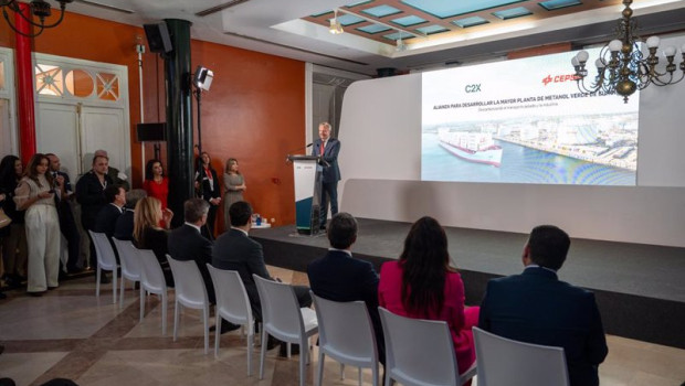 ep acto de presentacion del proyecto de colaboracion entre c2x de maersk y cepsa