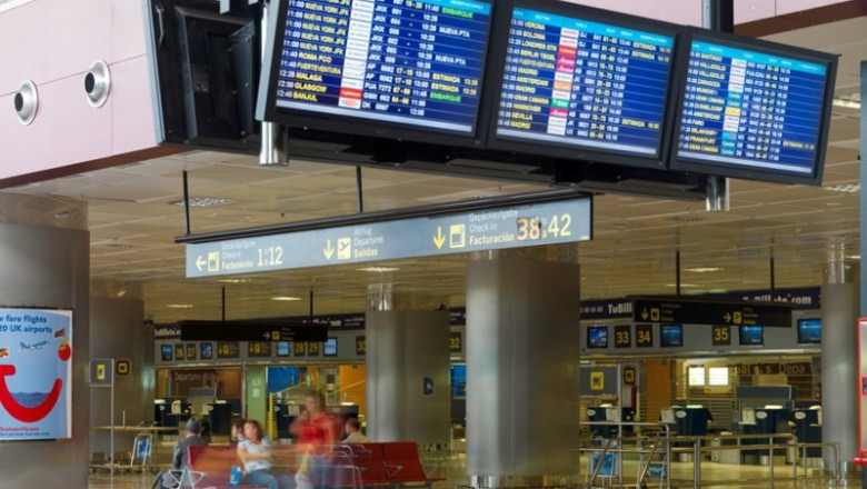 ep archivo   los ocho aeropuertos canarios recibieron 3560704 pasajeros durante el pasado mes de