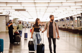 ep archivo varios pasajeros con maletas en la estacion de atocha a 15 de septiembre de 2022 en ep archivo varios pasajeros con maletas en la estacion de atocha a 15 de septiembre de 2022 en
