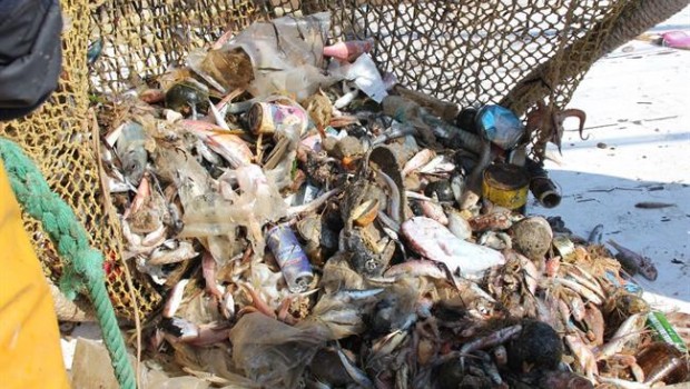 ep barcosarrastremediterraneo extraen basura marinaecoalftejido 20180901145002