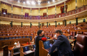 ep dos miembros de la bancada del pp durante una sesion plenaria en el congreso