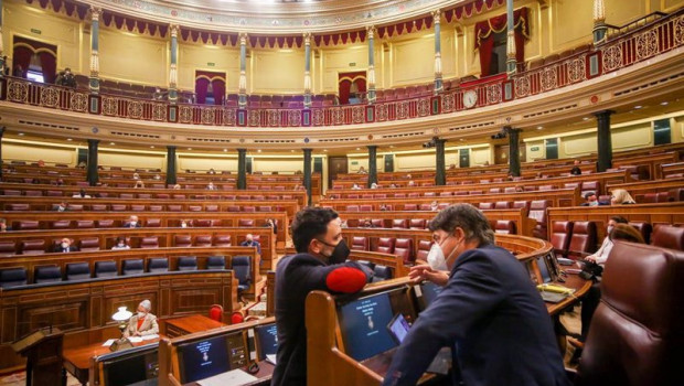 ep dos miembros de la bancada del pp durante una sesion plenaria en el congreso