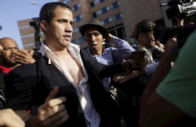 ep el autoproclamado presidente encargado de venezuela juan guaido a su regreso al pais tras una