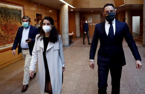 ep el lider de vox santiago abascal y la portavoz en la asamblea de madrid rocio monasterio por los