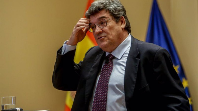 El ministro de Inclusión, Seguridad Social y Migraciones, José Luis Escrivá, interviene en una rueda de prensa en la sede ministerial, a 21 de abril de 2022, en Madrid (España). | Ricardo Rubio - Europa Press ep el ministro de inclusion seguridad social y migraciones jose luis escriva interviene en una rueda