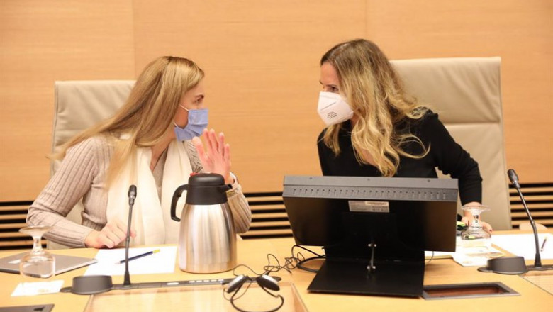 ep la comisaria europea responsable de energia kadri simson i conversa con la presidenta de la