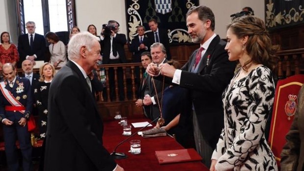 ep rey entregapremio cervanteseduardo mendoza