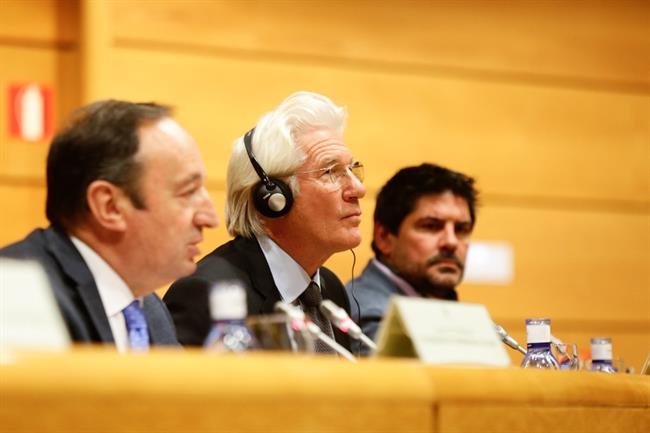 ep richard gere pidesenado medidaslas personashogar