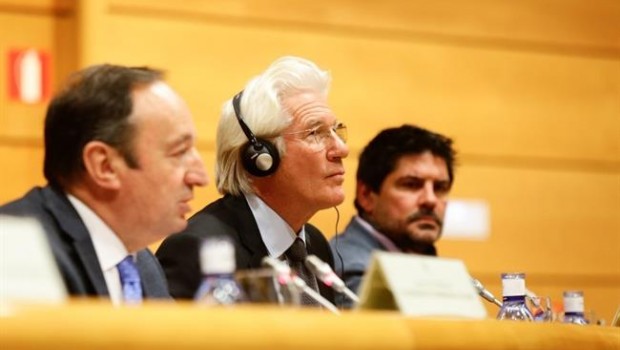 ep richard gere pidesenado medidaslas personashogar