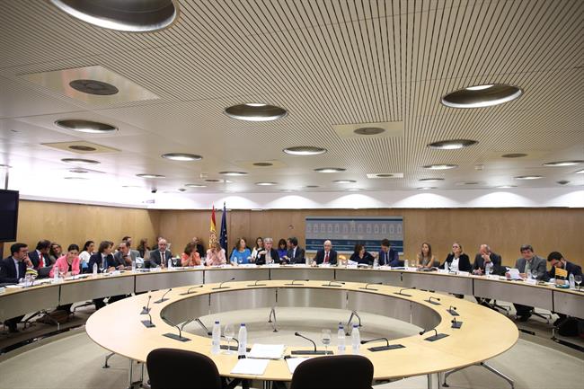 Santamaría y Montoro presiden la reunión del Consejo de Política Fiscal | EUROPA PRESS ep santamariamontoro presidenreunionconsejopolitica fiscal