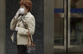 ep una mujer camina con una mascarilla por la capital donde desde este pasado lunes las 2882