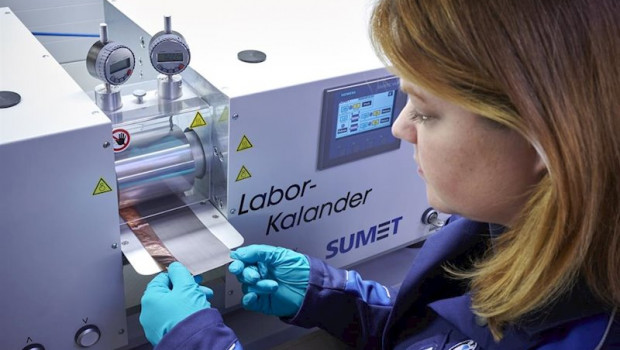 ep una trabajadora del centro de competencia de alta tecnologia de bmw