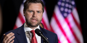 le candidat republicain a la vice presidence et senateur jd vance lors d une conference de presse a philadelphie