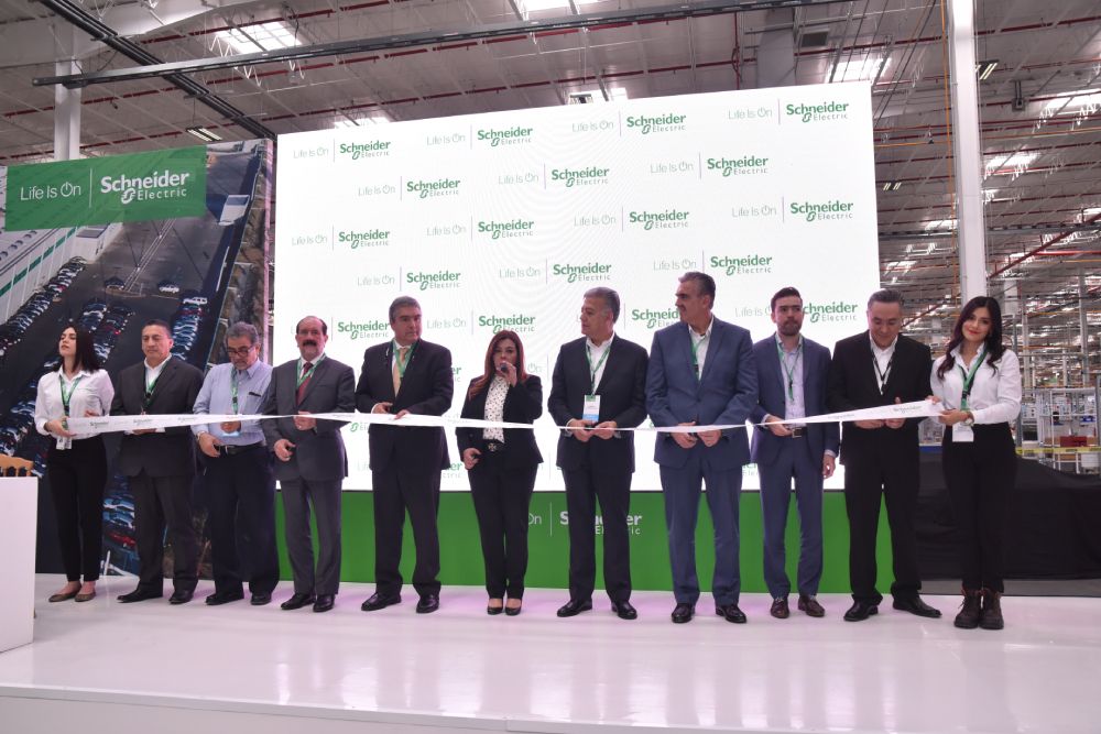 1562308716 enrique gonzalez haas country president mexico and central america 5th from right miguel servando martinez vp industrial manufacturing gsc nam 2nd from left and others inaugurating the monterrey smart factory 1562308716 enrique gonzalez haas country president mexico and central america 5th from right miguel servando martinez vp industrial manufacturing gsc nam 2nd from left and others inaugurating the monterrey smart factory