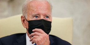 biden promet 500 millions de doses supplementaires de vaccin pour les pays pauvres 