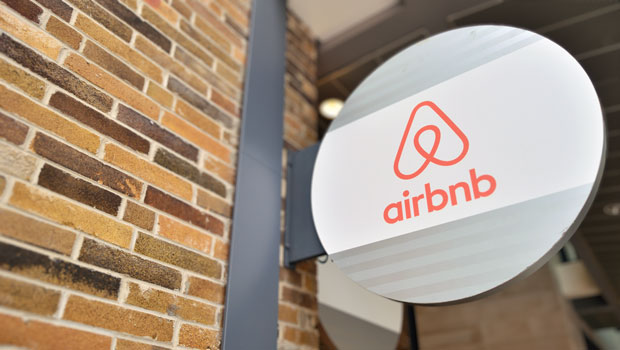 Airbnb se dispara en bolsa tras elevar un 27% su beneficio neto