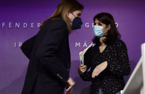 ep archivo   los portavoces de unidas podemos pablo fernandez e isa serra en una rueda de prensa