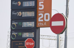 ep archivo   precios de los carburantes en una gasolinera