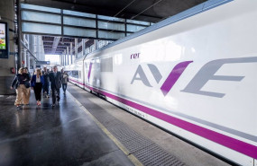 ep archivo   tren ave estacionado en atocha