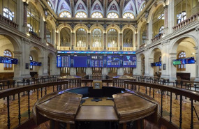 ep archivo varios paneles del ibex 35 en el palacio de la bolsa a 1 de septiembre de 2023 en ep archivo varios paneles del ibex 35 en el palacio de la bolsa a 1 de septiembre de 2023 en