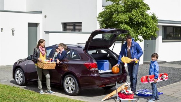 ep automovil familia maletero viaje coche vehiculo traslado carga