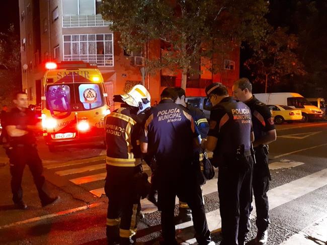 Bomberos del Ayuntamiento de Madrid trabajan en la extinción de un incendio | EMERGENCIAS MADRID ep bomberosayuntamientomadridenextincionun incendio