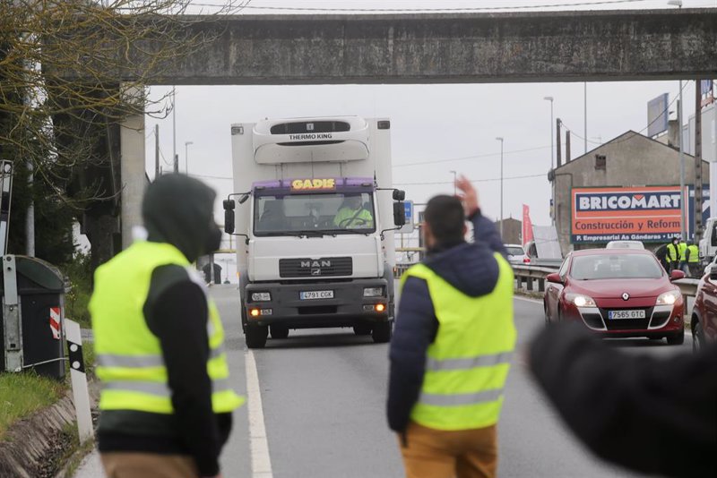 ¿Tienen derecho a huelga los transportistas autónomos? Esto es lo que dice la ley