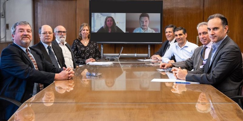 ep el banco central de uruguay recorta en 25 puntos basicos los tipos de interes hasta el 8