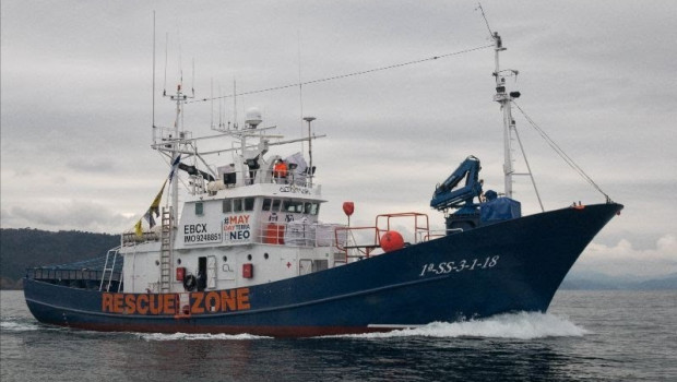 ep el buque de rescate humanitario aita mari recibe la autorizacion de capitania de palma para