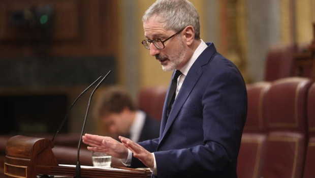 ep el diputado de sumar carlos martin urriza durante una sesion plenaria extraordinaria en el