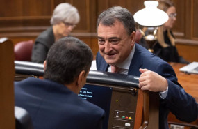 ep el presidente del gobierno pedro sanchez i conversa con el portavoz del pnv en el congreso aitor