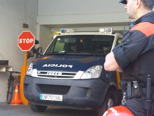 Furgón policial con los miembros de La Manada | Archivo ep furgon policiallos miembrosla manada