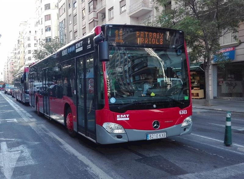 ep imagen de archivo de un autobus de emt valncia